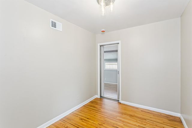 243 N Sunnyside Rd, Haysville, KS 67060