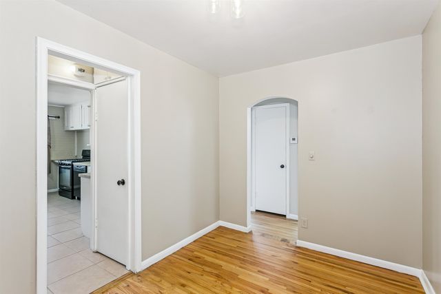 243 N Sunnyside Rd, Haysville, KS 67060