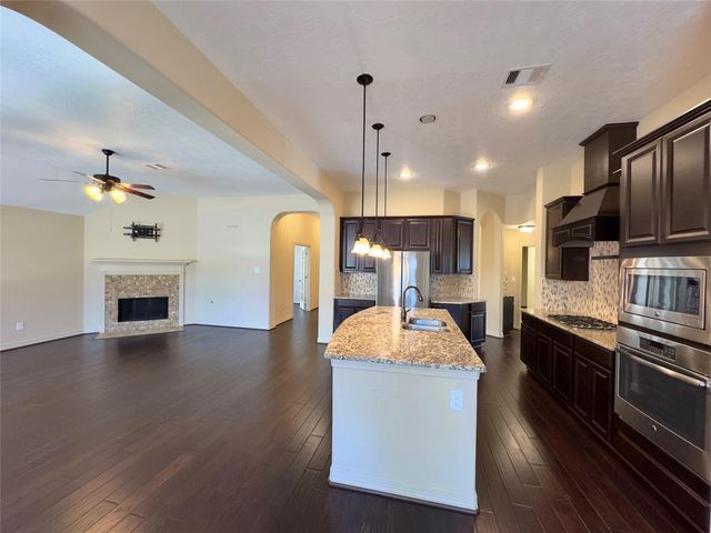 179 Hearthshire Circle, The Woodlands, TX 77354