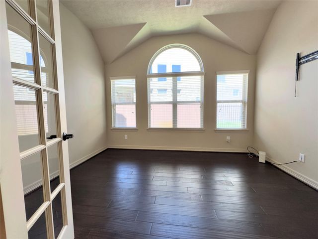179 Hearthshire Circle, The Woodlands, TX 77354
