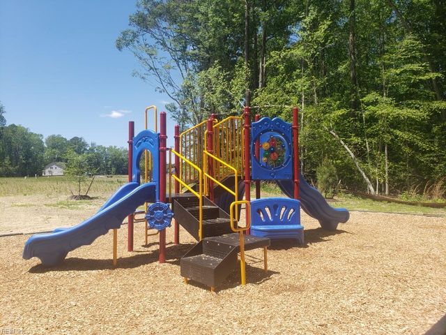 12185 Ava LN, Windsor, VA 23487