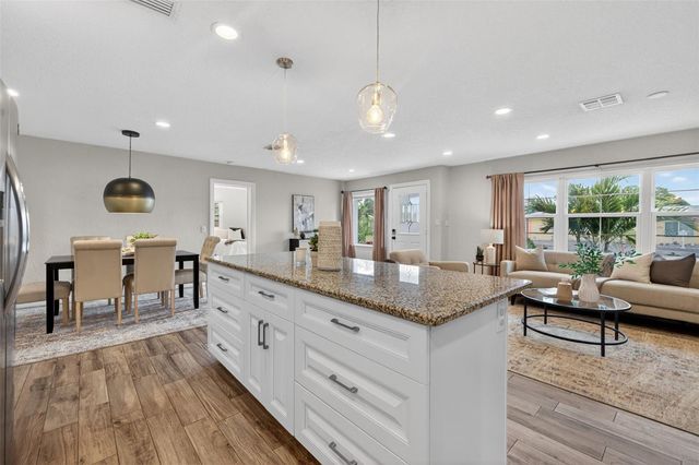 6740 31ST AVENUE N, St Petersburg, FL 33710