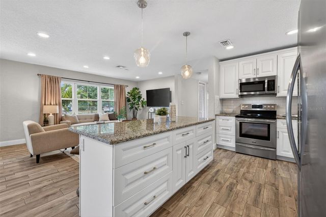 6740 31ST AVENUE N, St Petersburg, FL 33710
