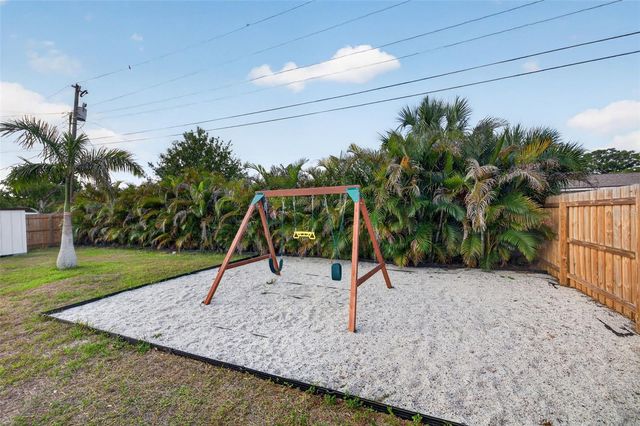 6740 31ST AVENUE N, St Petersburg, FL 33710