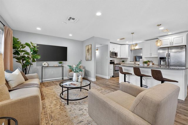 6740 31ST AVENUE N, St Petersburg, FL 33710