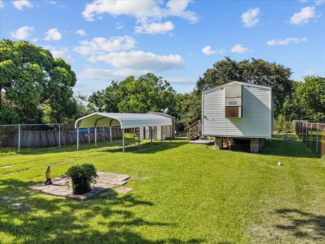 710 Broadway, Dickinson, TX 77539