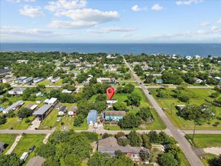 710 Broadway, Dickinson, TX 77539