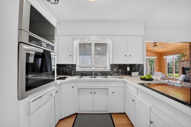 3541 Hammond Avenue, Waterloo, IA 50702