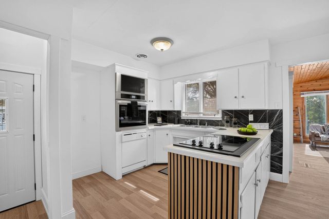 3541 Hammond Avenue, Waterloo, IA 50702