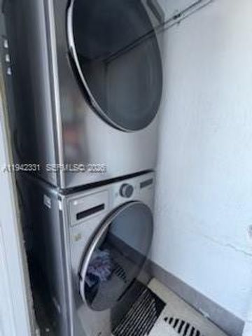 1955 NE 123rd St, North Miami, FL 33181