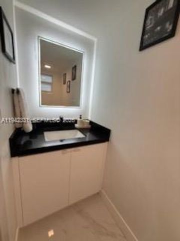 1955 NE 123rd St, North Miami, FL 33181