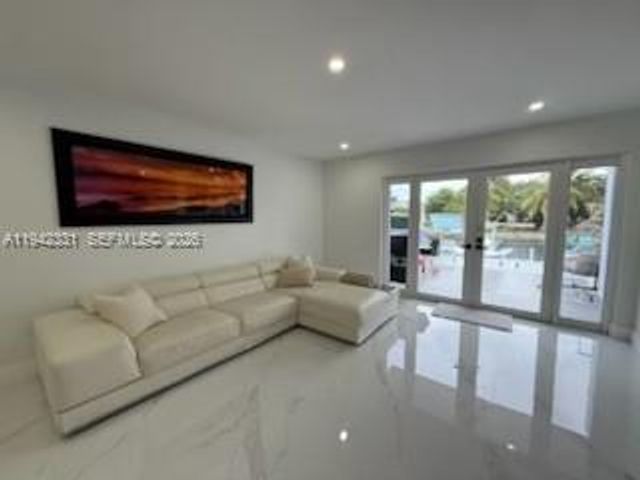 1955 NE 123rd St, North Miami, FL 33181