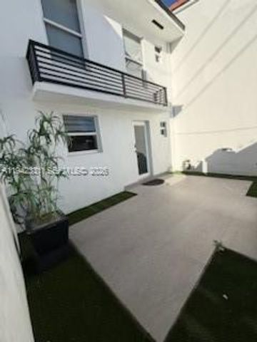 1955 NE 123rd St, North Miami, FL 33181