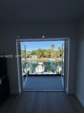 1955 NE 123rd St, North Miami, FL 33181