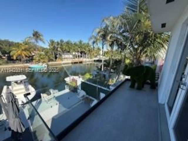 1955 NE 123rd St, North Miami, FL 33181