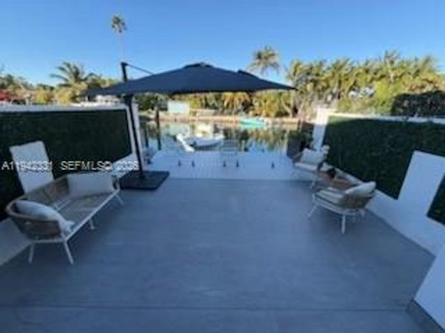 1955 NE 123rd St, North Miami, FL 33181