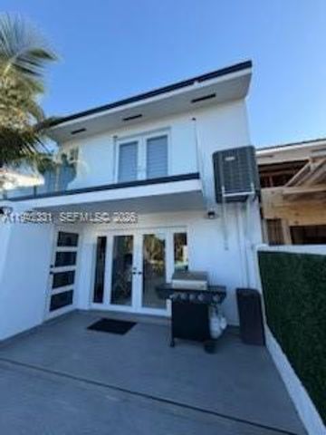 1955 NE 123rd St, North Miami, FL 33181