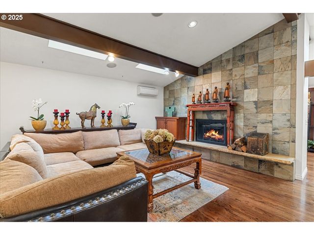 17455 BLUE HERON Rd, Lake Oswego, OR 97034
