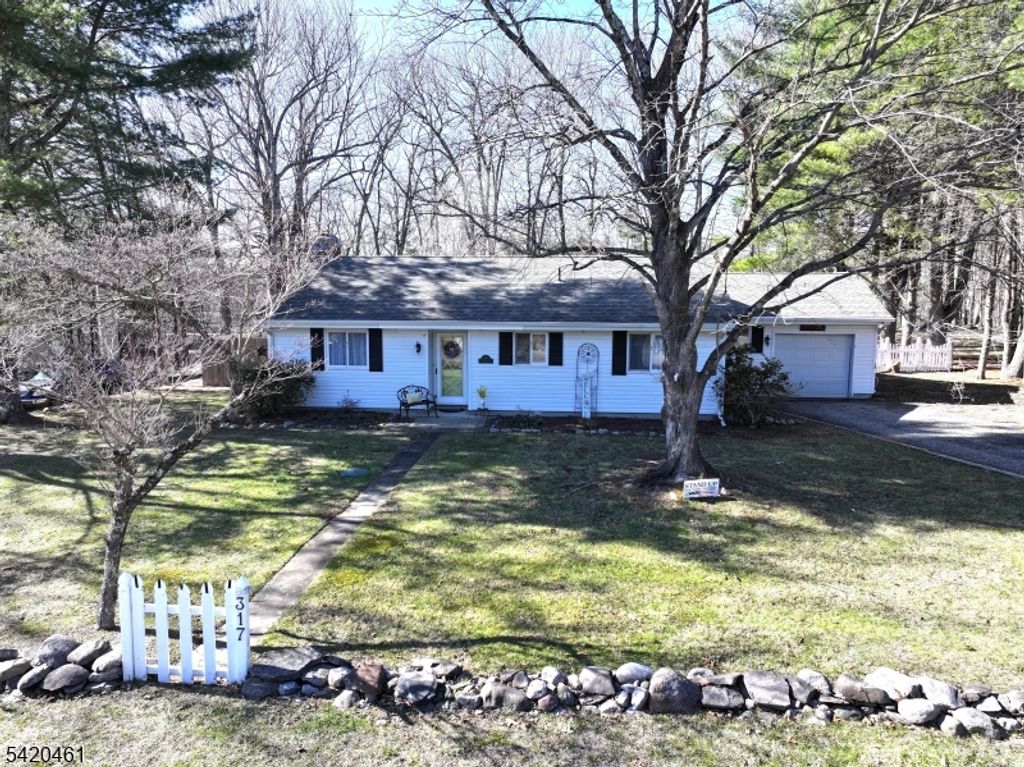 317 Wagon Wheel Rd, Montague Twp., NJ 07827