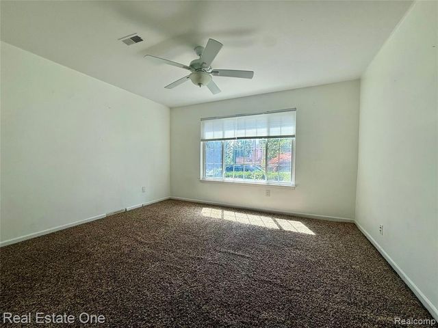 3068 Bridlewood Drive, Rochester, MI 48306