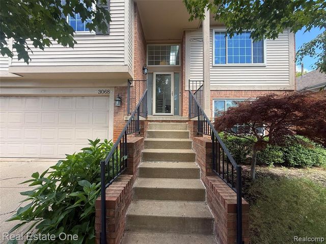 3068 Bridlewood Drive, Rochester, MI 48306