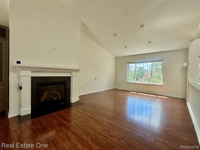 3068 Bridlewood Drive, Rochester, MI 48306