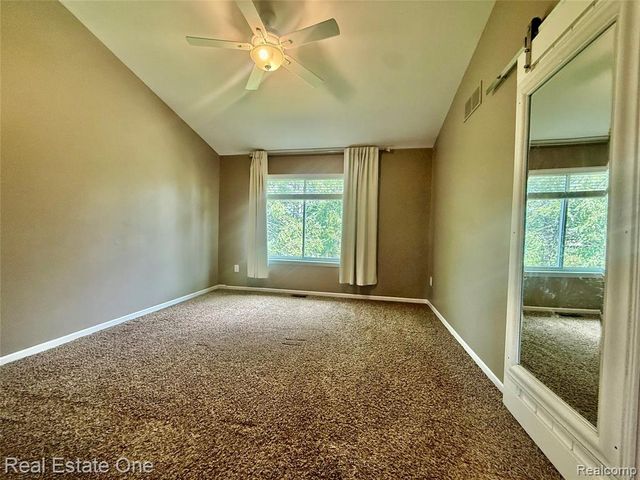3068 Bridlewood Drive, Rochester, MI 48306