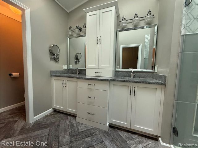 3068 Bridlewood Drive, Rochester, MI 48306