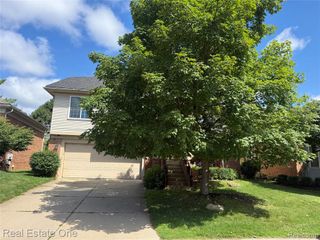3068 Bridlewood Drive, Rochester, MI 48306