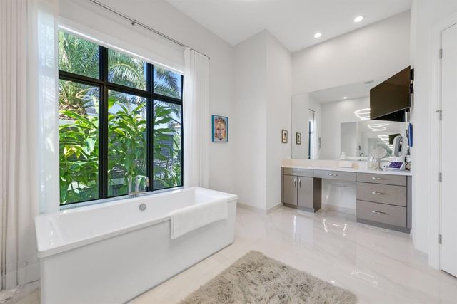 2702 NW 71st Boulevard, Boca Raton, FL 33496