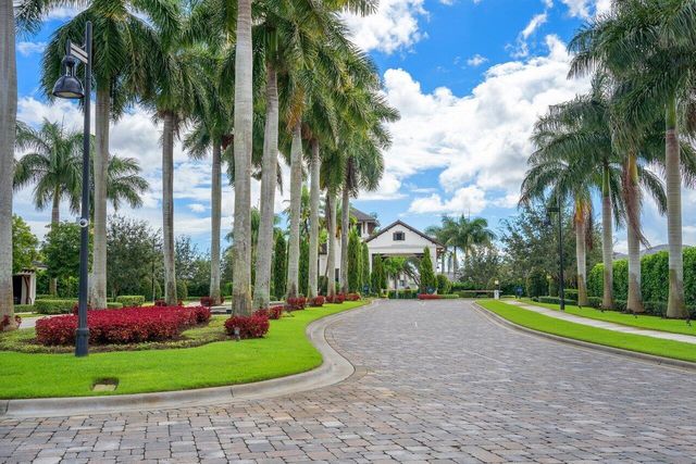 2702 NW 71st Boulevard, Boca Raton, FL 33496