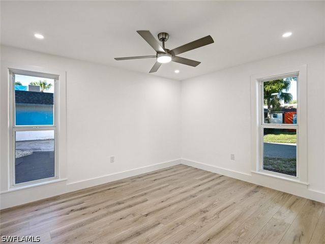 16 Kings RD A16, Naples, FL 34112