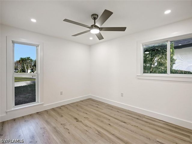 16 Kings RD A16, Naples, FL 34112
