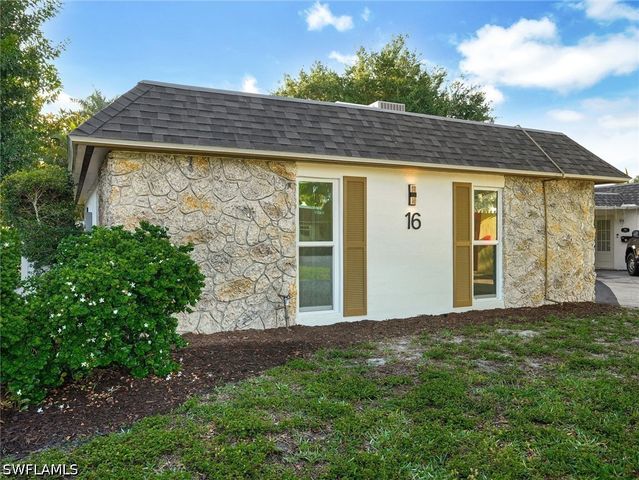 16 Kings RD A16, Naples, FL 34112