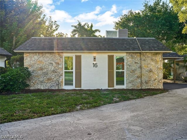 16 Kings RD A16, Naples, FL 34112