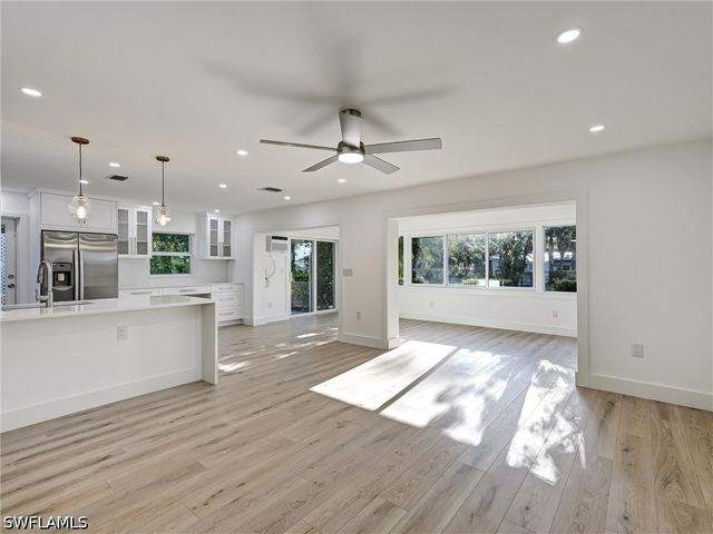 16 Kings RD A16, Naples, FL 34112