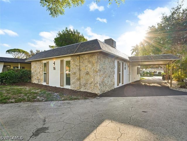 16 Kings RD A16, Naples, FL 34112