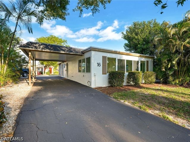 16 Kings RD A16, Naples, FL 34112
