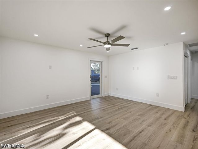 16 Kings RD A16, Naples, FL 34112