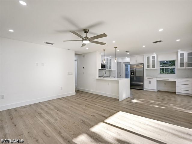16 Kings RD A16, Naples, FL 34112