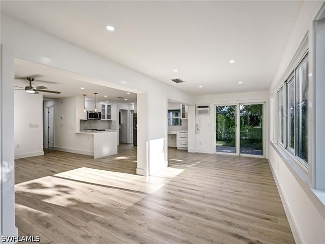 16 Kings RD A16, Naples, FL 34112