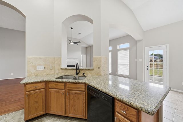 11030 Desert Springs Circle, Houston, TX 77095