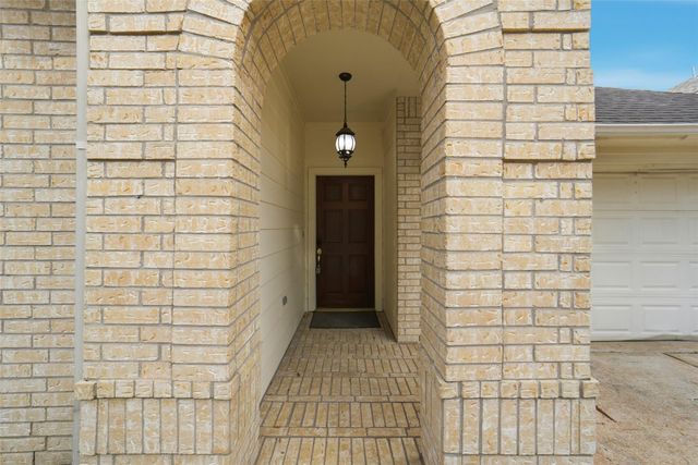 11030 Desert Springs Circle, Houston, TX 77095