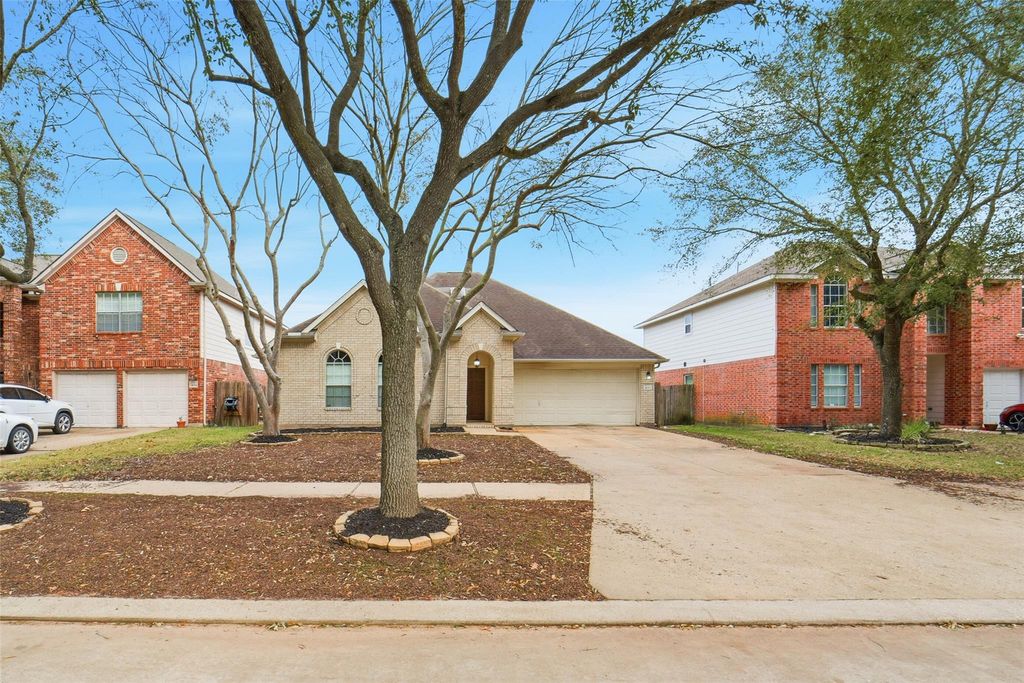 11030 Desert Springs Circle, Houston, TX 77095