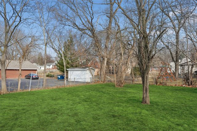 1131 69th Street, Windsor Heights, IA 50324