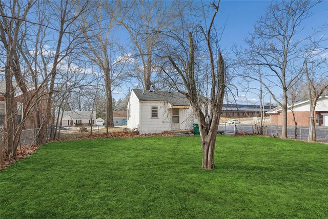 1131 69th Street, Windsor Heights, IA 50324