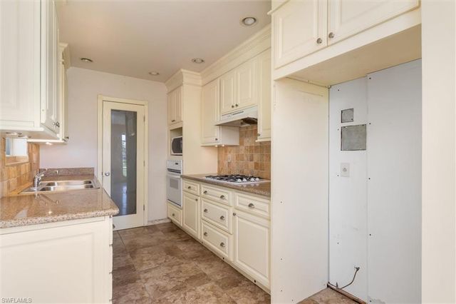 3107 Easy ST, Port Charlotte, FL 33952