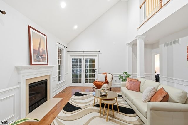 8 Woodstone Circle, Millburn Twp., NJ 07078