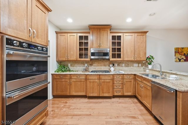 8 Woodstone Circle, Millburn Twp., NJ 07078