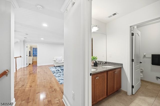 8 Woodstone Circle, Millburn Twp., NJ 07078